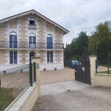 Montplaisir Bed & Breakfast Montendre Exterior foto